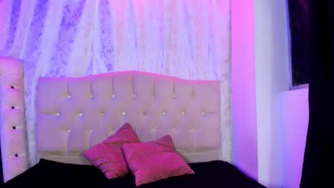 Snapshot of nova_sex1 chatting on November 2025 02:01:02 AM nova online show from November 2025 02:01:02 AM