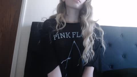 Olivia online show from March 2025 04:39:02 PM