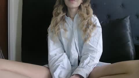 Olivia online show from October 2025 02:47:02 PM