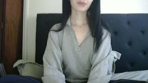 Olivia online show from May 2026 01:19:01 PM