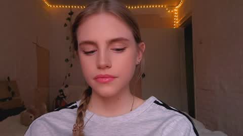 Mia Blake online show from April 2026 11:55:01 AM