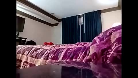 Snapshot of nowornever669 chatting on October 2025 08:23:02 AM CLOUDYKINF online show from October 2025 08:23:02 AM