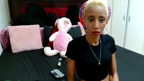 Snapshot of nubiangiggles chatting on September 2025 07:04:01 PM Nubiangiggles online show from September 2025 07:04:01 PM