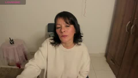 nuit_rose online show from April 2026 01:42:01 AM