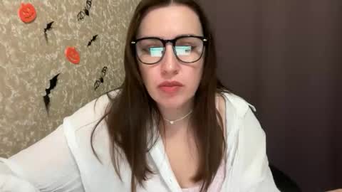 Snapshot of nuitblanche_vibes chatting on October 2025 06:32:01 AM nuitblanche_vibes online show from October 2025 06:32:01 AM