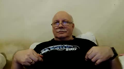 nukiss online show from December 2024 09:00:02 PM