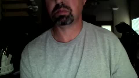 nvrenuff1979 online show from December 2025 12:44:02 PM