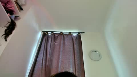 Nia online show from June 2026 04:54:01 PM