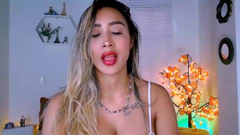 Nycole online show from December 2024 10:12:01 PM