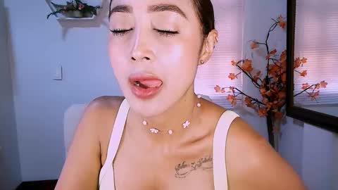 Snapshot of nycole_1988 chatting on December 2025 05:30:01 PM Nycole online show from December 2025 05:30:01 PM