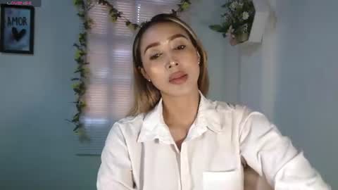 Snapshot of nycole_1988 chatting on July 2026 05:00:02 PM Nycole online show from July 2026 05:00:02 PM