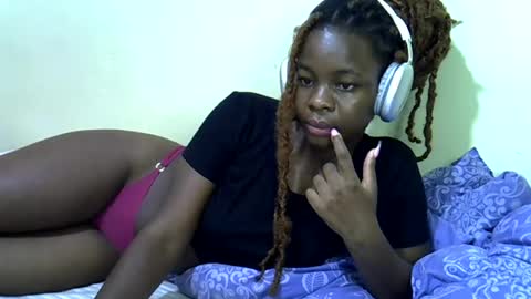 Snapshot of nyla_shal chatting on June 2026 10:47:02 PM Shalvin online show from June 2026 10:47:02 PM
