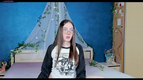 Kat online show from January 2025 07:00:01 PM