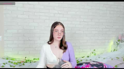 Kat online show from November 2025 04:07:02 PM