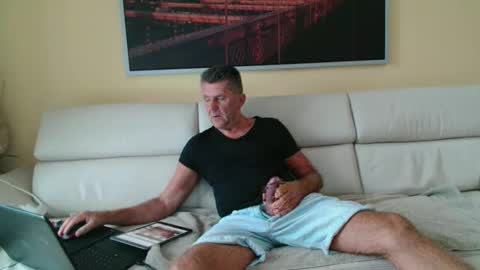 Marc online show from October 2025 05:58:02 AM