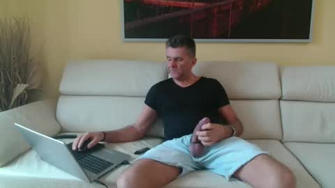 Marc online show from November 2025 07:40:01 AM