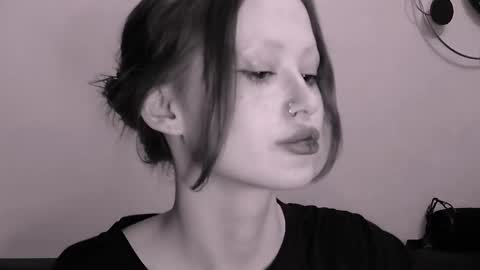 Snapshot of nyra_thira chatting on April 2026 04:00:02 PM nyra_thira online show from April 2026 04:00:02 PM