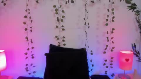   online show from March 2025 06:01:01 AM