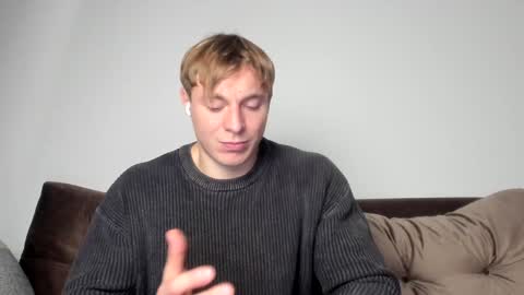 Snapshot of o_r_b_i_t chatting on December 2024 06:09:01 PM o_r_b_i_t online show from December 2024 06:09:01 PM