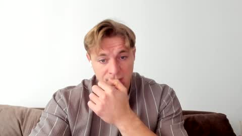 Snapshot of o_r_b_i_t chatting on December 2024 10:24:01 AM o_r_b_i_t online show from December 2024 10:24:01 AM