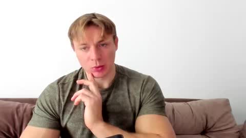 Snapshot of o_r_b_i_t chatting on February 2025 09:32:02 AM o_r_b_i_t online show from February 2025 09:32:02 AM