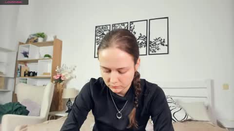 Snapshot of obsidiva chatting on April 2026 06:26:01 PM Elis online show from April 2026 06:26:01 PM