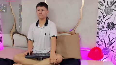 Snapshot of ocean_tay chatting on February 2025 12:31:01 PM ocean_tay online show from February 2025 12:31:01 PM