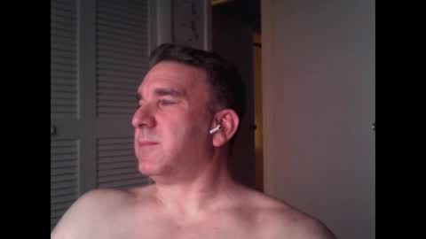 Snapshot of oceanmanx chatting on April 2026 03:11:02 AM Ocean online show from April 2026 03:11:02 AM