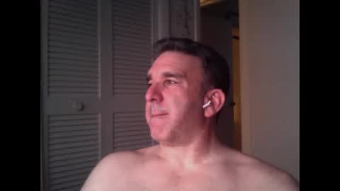 Snapshot of oceanmanx chatting on April 2026 01:05:01 AM Ocean online show from April 2026 01:05:01 AM