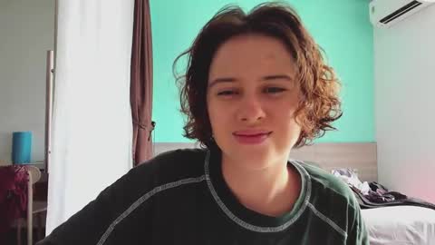 Evie online show from December 2024 04:21:01 AM