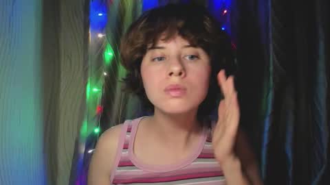 Evie online show from September 2025 03:35:01 PM