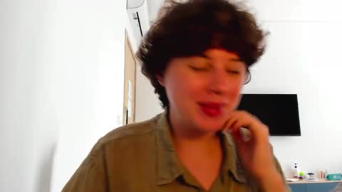 Evie online show from February 2026 07:18:01 AM