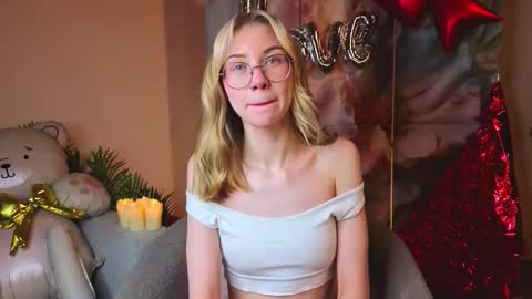 Snapshot of odelyncure chatting on February 2026 11:06:02 AM Lynna online show from February 2026 11:06:02 AM