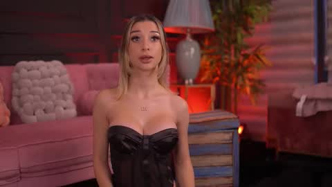 Snapshot of odettebensen chatting on November 2025 06:02:02 AM Odette online show from November 2025 06:02:02 AM