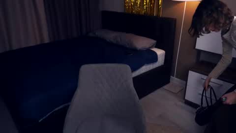 Snapshot of odettehatt chatting on February 2025 06:43:02 PM Thea online show from February 2025 06:43:02 PM