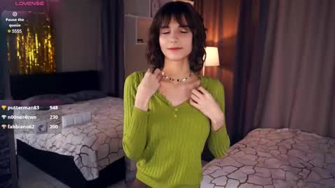 Snapshot of odettehatt chatting on March 2025 06:30:01 PM Thea online show from March 2025 06:30:01 PM