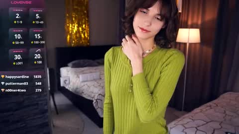 Snapshot of odettehatt chatting on March 2025 09:32:02 PM Thea online show from March 2025 09:32:02 PM