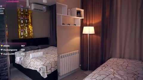 Snapshot of odettehatt chatting on March 2025 09:15:01 PM Thea online show from March 2025 09:15:01 PM