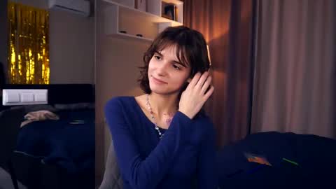 Snapshot of odettehatt chatting on March 2025 10:15:02 PM Thea online show from March 2025 10:15:02 PM