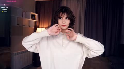 Snapshot of odettehatt chatting on March 2025 04:44:02 PM Thea online show from March 2025 04:44:02 PM