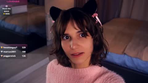 Snapshot of odettehatt chatting on March 2025 06:32:01 PM Thea online show from March 2025 06:32:01 PM