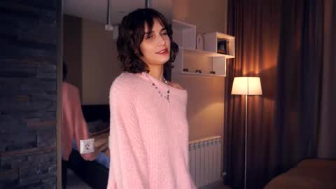 Snapshot of odettehatt chatting on March 2025 09:36:02 PM Thea online show from March 2025 09:36:02 PM