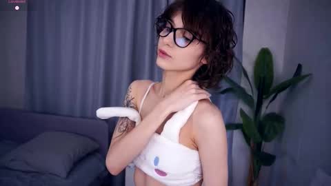 Snapshot of odettehatt chatting on September 2025 06:43:02 PM Thea online show from September 2025 06:43:02 PM