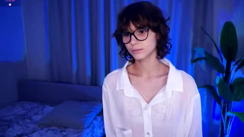 Snapshot of odettehatt chatting on October 2025 07:01:02 PM Thea online show from October 2025 07:01:02 PM