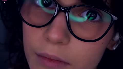 Snapshot of odettehatt chatting on October 2025 07:45:02 PM Thea online show from October 2025 07:45:02 PM