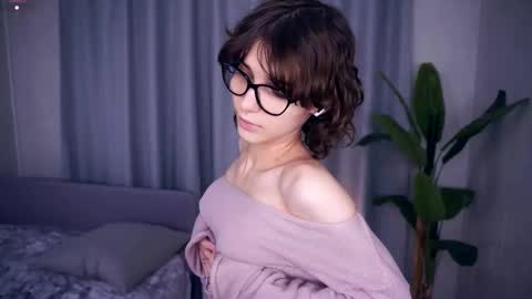 Snapshot of odettehatt chatting on October 2025 07:02:01 PM Thea online show from October 2025 07:02:01 PM