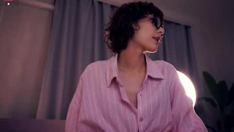 Snapshot of odettehatt chatting on October 2025 05:33:02 PM Thea online show from October 2025 05:33:02 PM