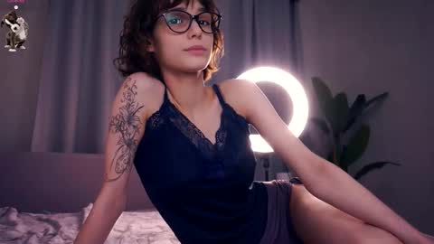 Snapshot of odettehatt chatting on October 2025 07:09:02 PM Thea online show from October 2025 07:09:02 PM