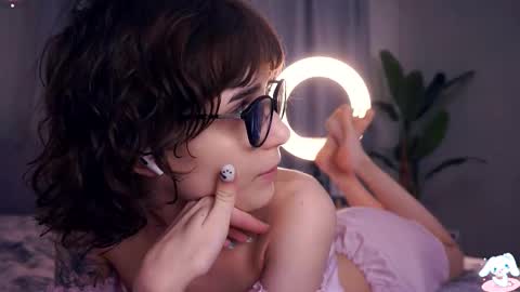 Snapshot of odettehatt chatting on October 2025 08:57:01 PM Thea online show from October 2025 08:57:01 PM