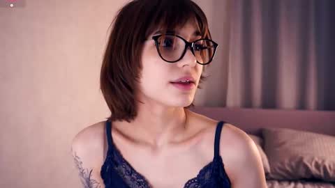 Snapshot of odettehatt chatting on November 2025 07:08:02 PM Thea online show from November 2025 07:08:02 PM